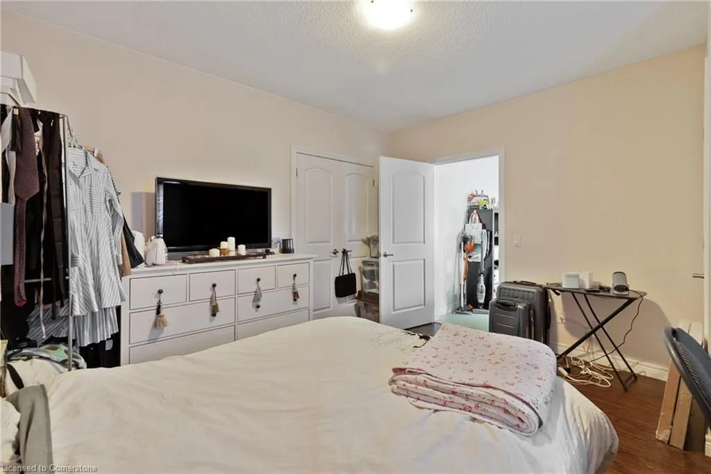 886 Golf Links Road, #302