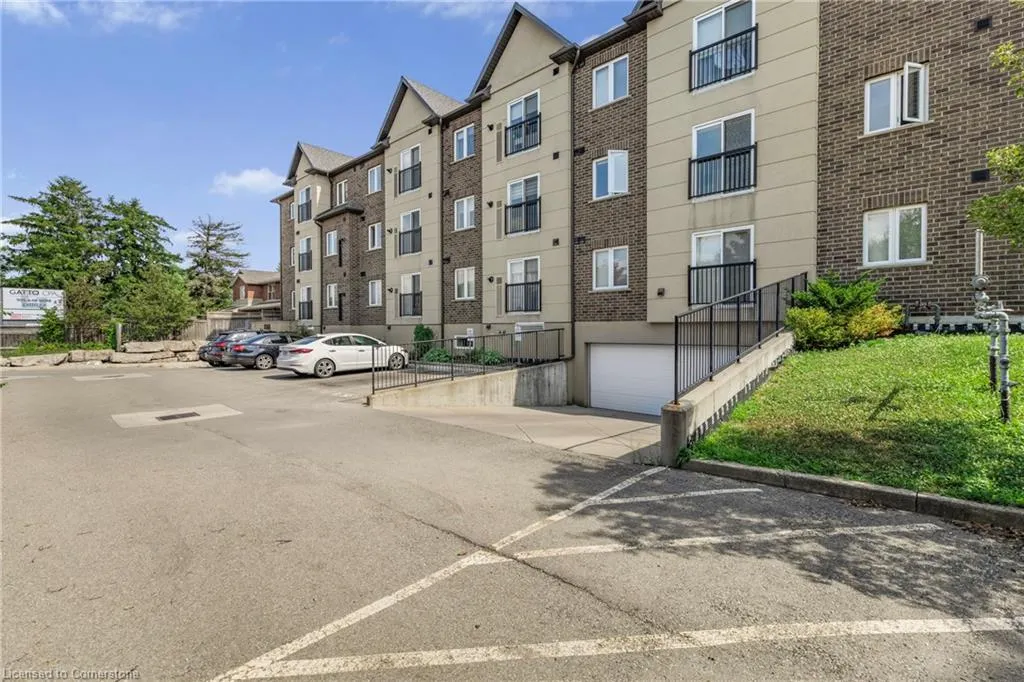886 Golf Links Road, #302