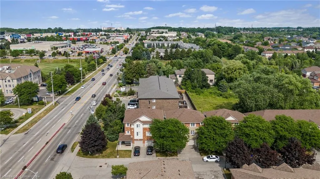 886 Golf Links Road, #302