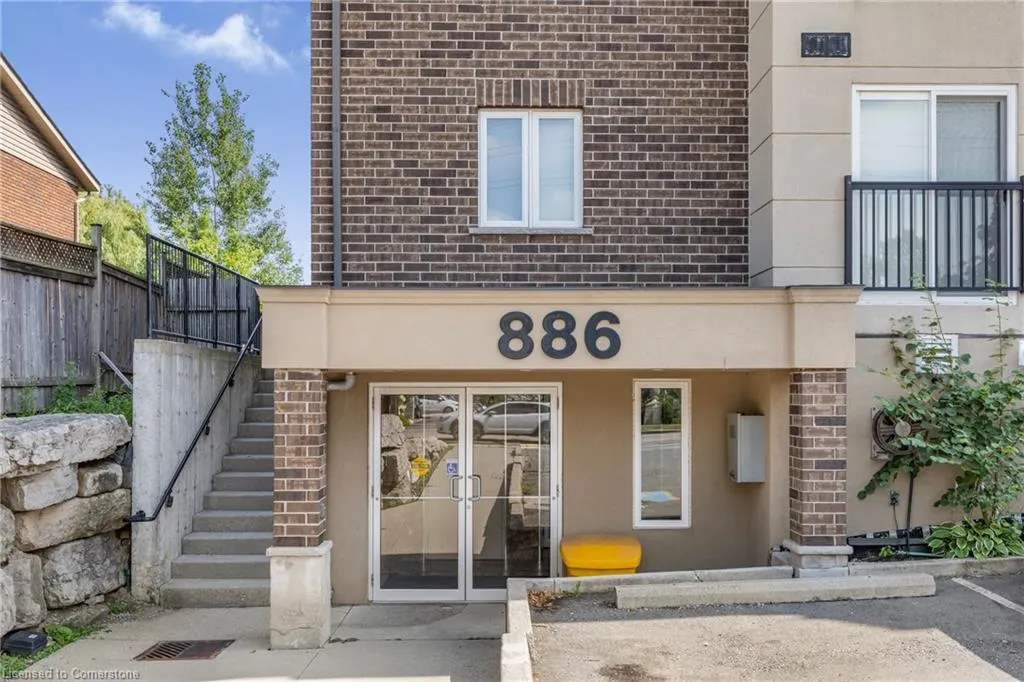 886 Golf Links Road, #302