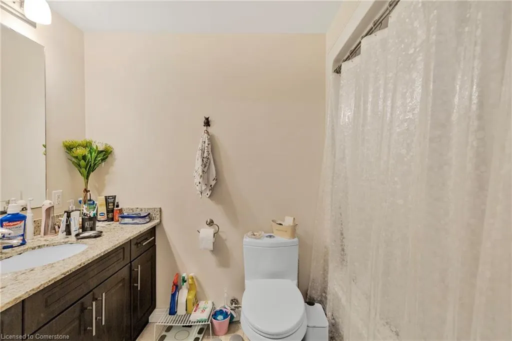 886 Golf Links Road, #302