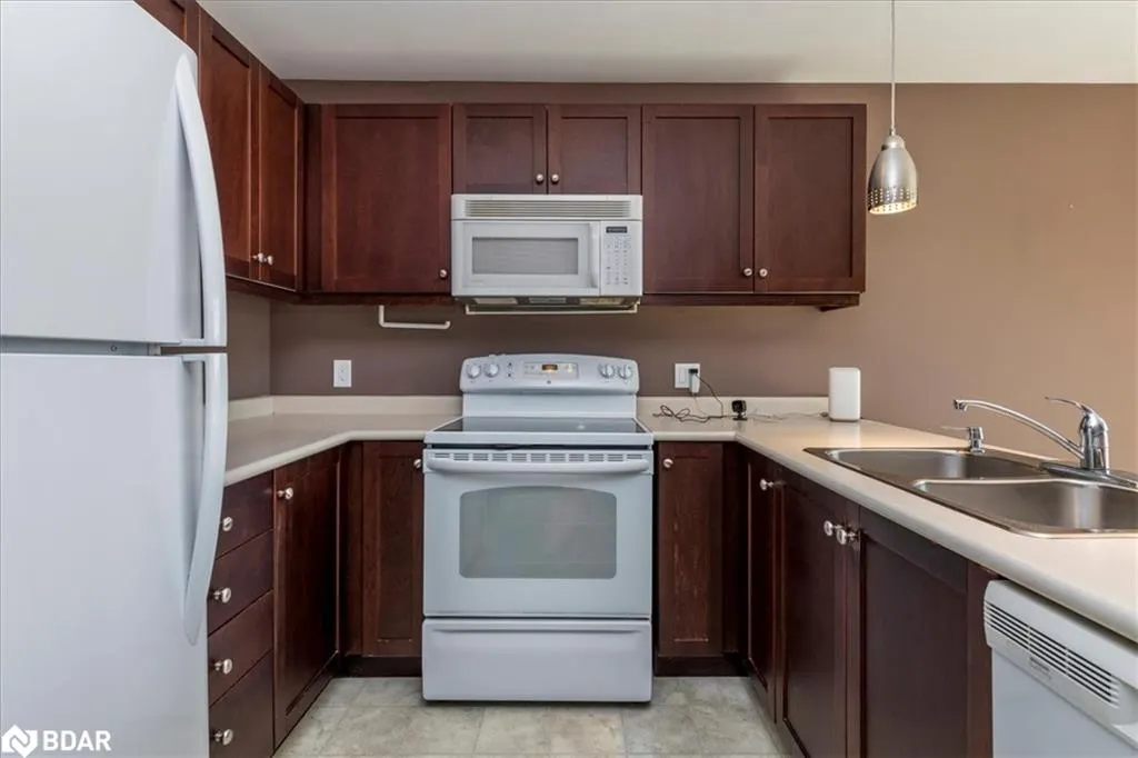 12 Revelstoke Court