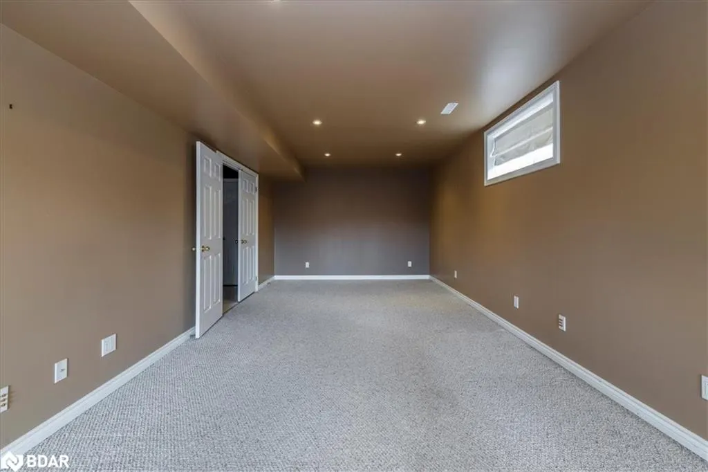 12 Revelstoke Court