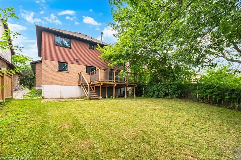 2392 Arnold Crescent