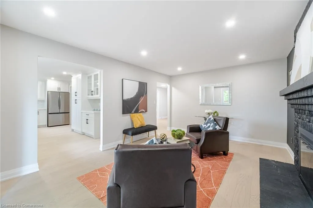 2392 Arnold Crescent
