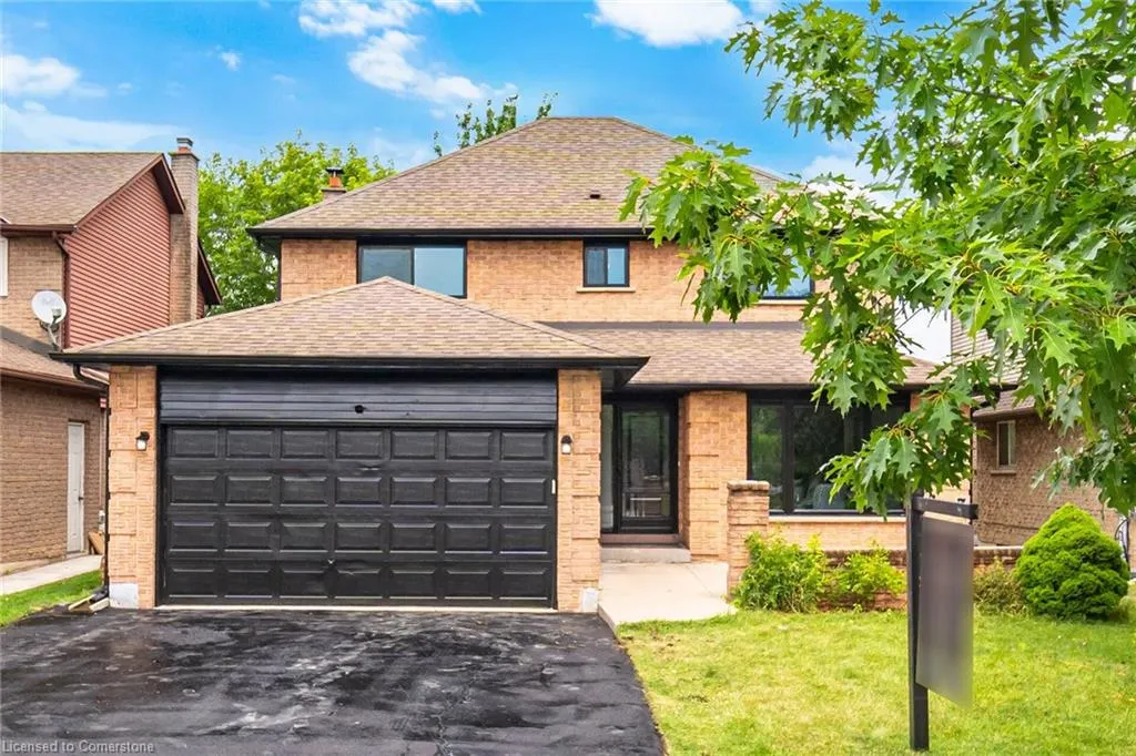 2392 Arnold Crescent