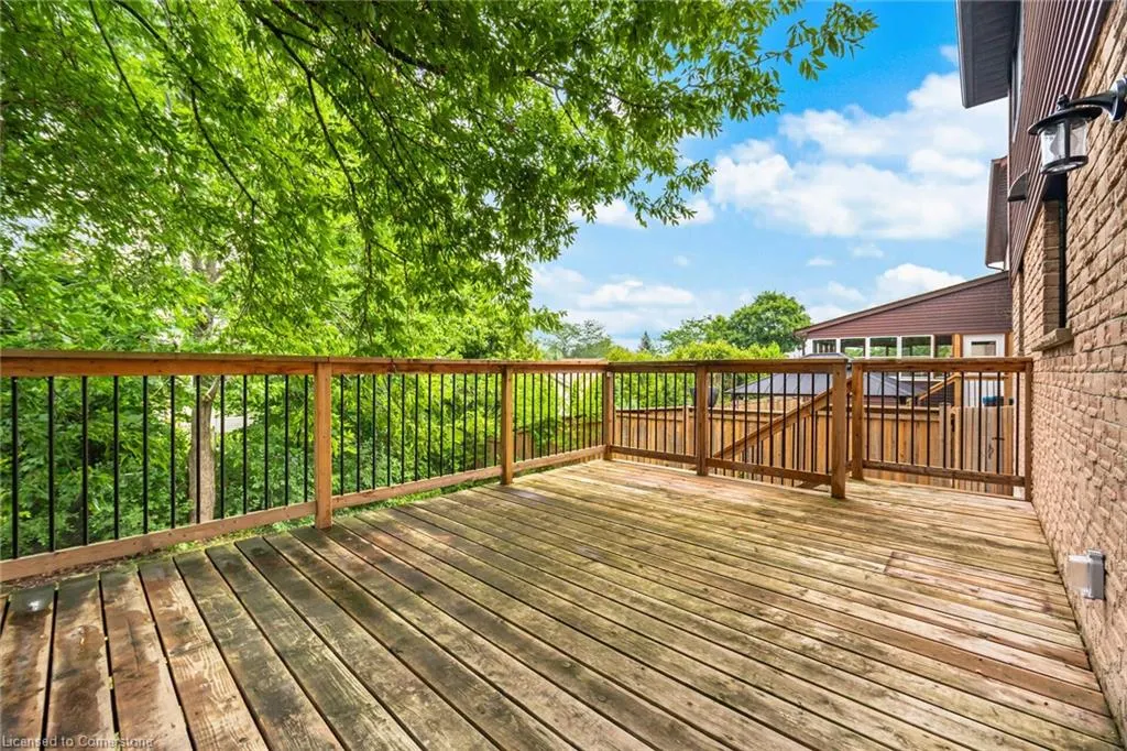 2392 Arnold Crescent