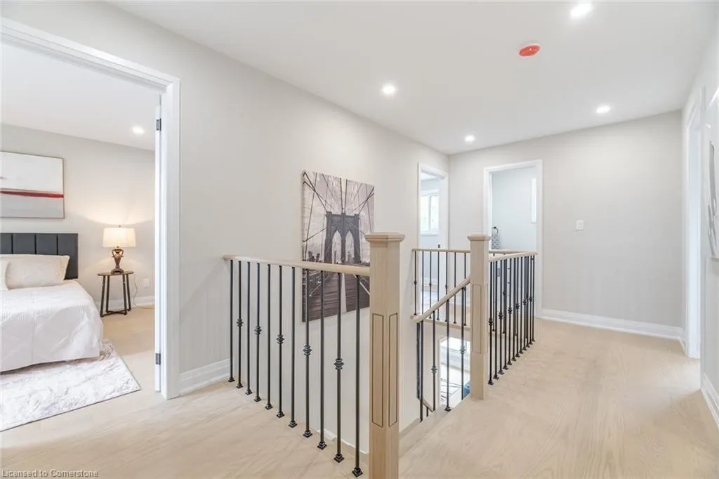 2392 Arnold Crescent