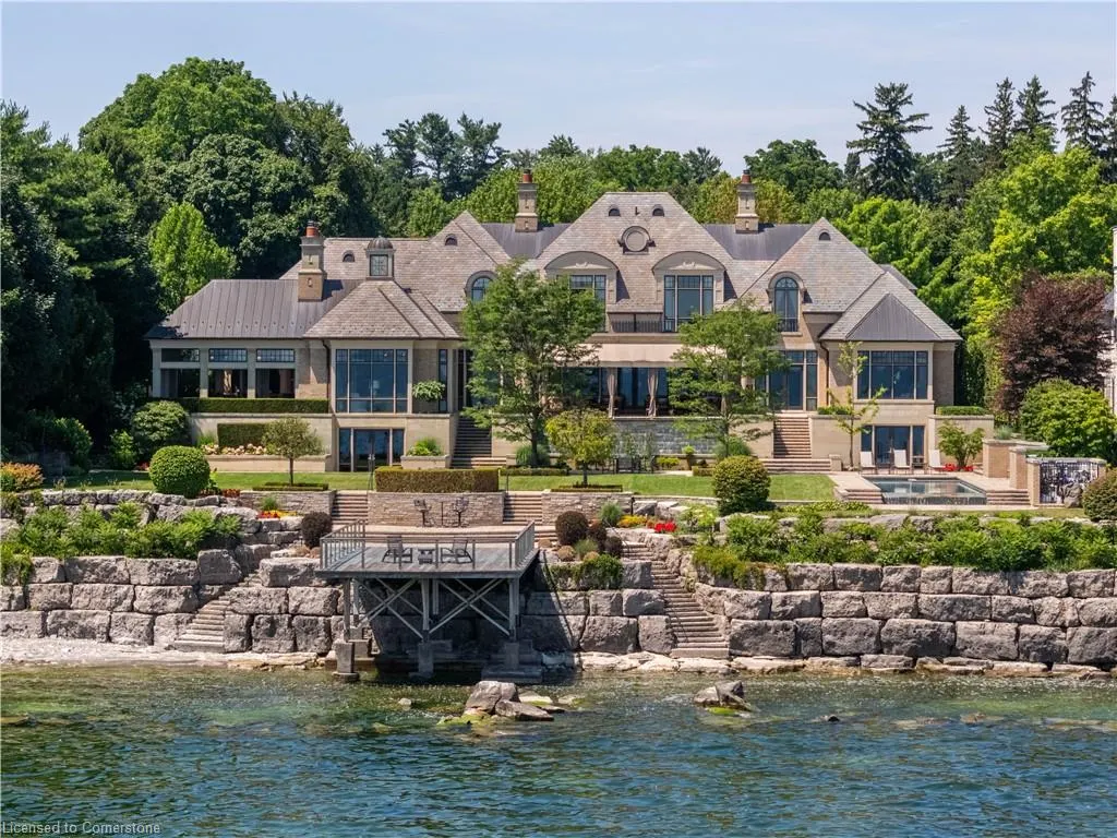 2054 Lakeshore Road E