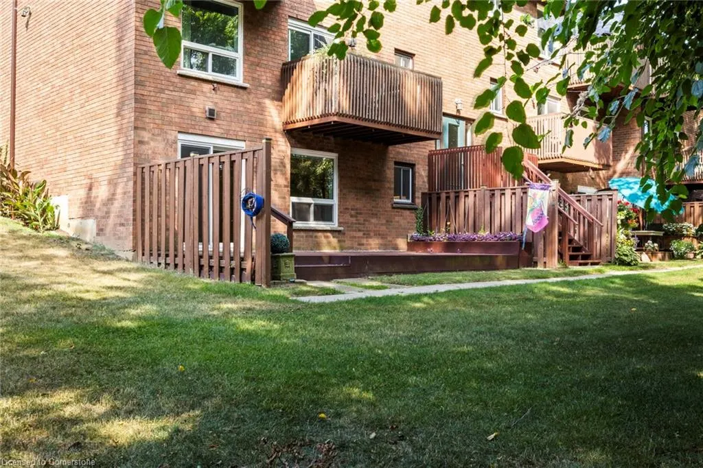213 Sydenham Street, #102D