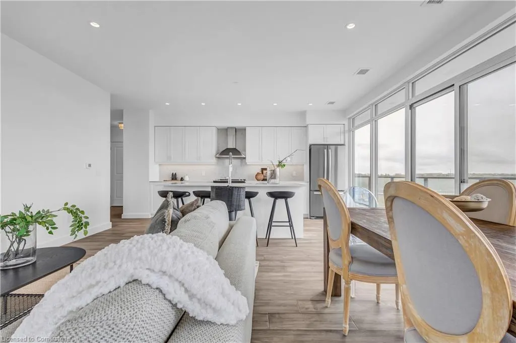 15 Glebe Street, #1414
