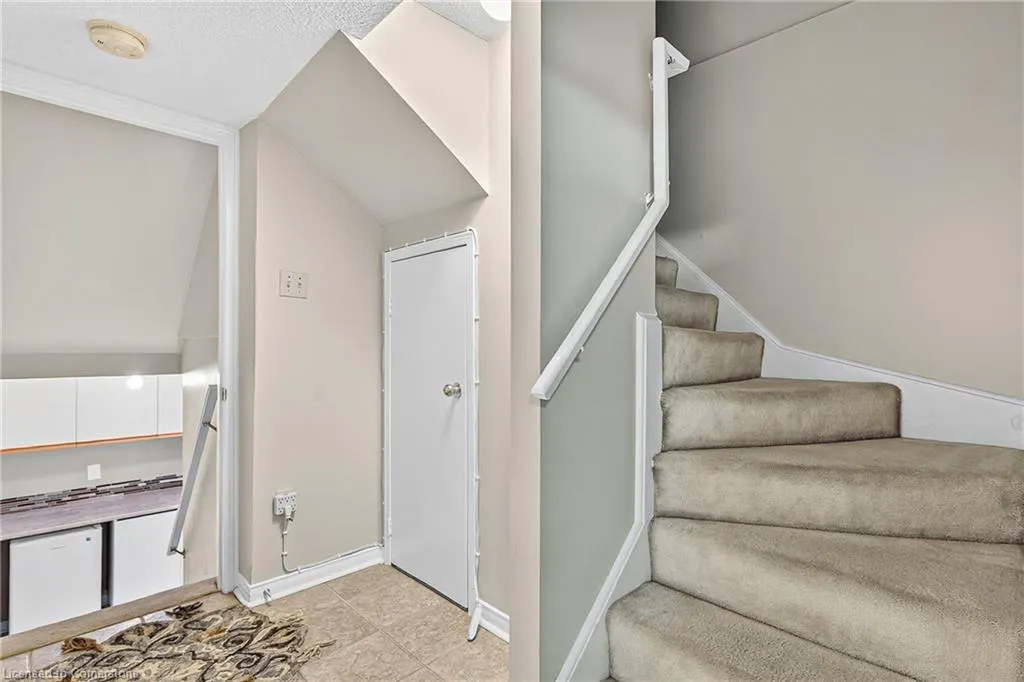 302 College Avenue W, #119
