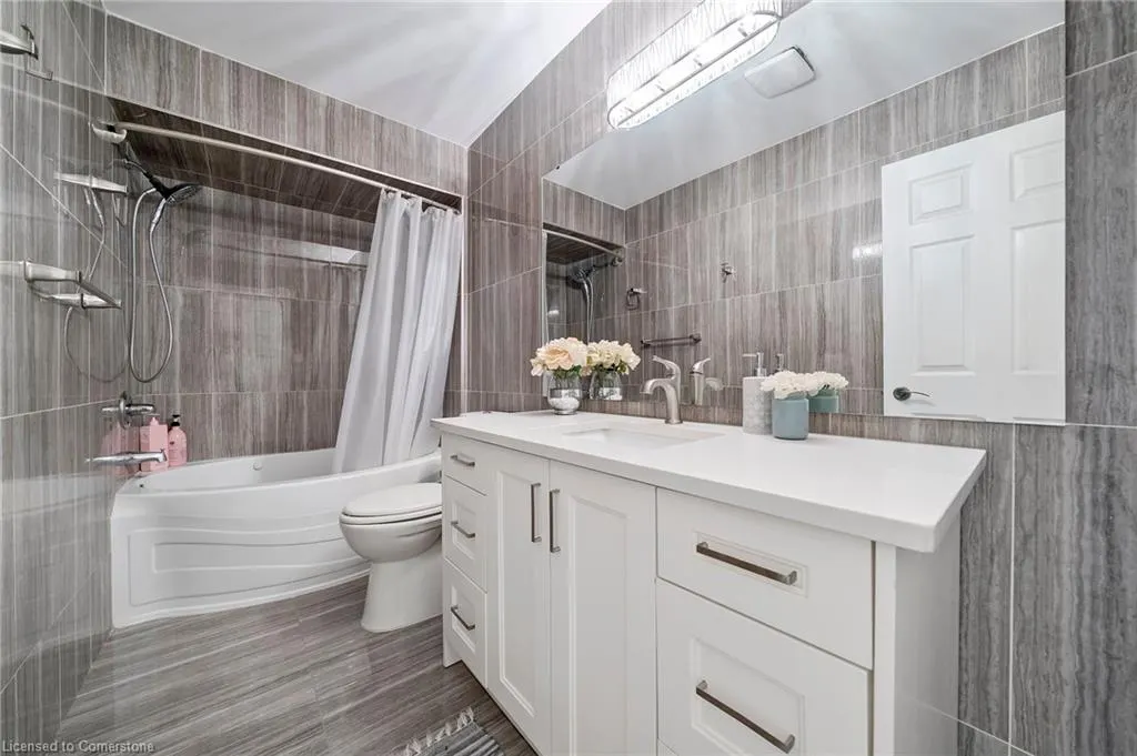 800 Paramount Drive, #28