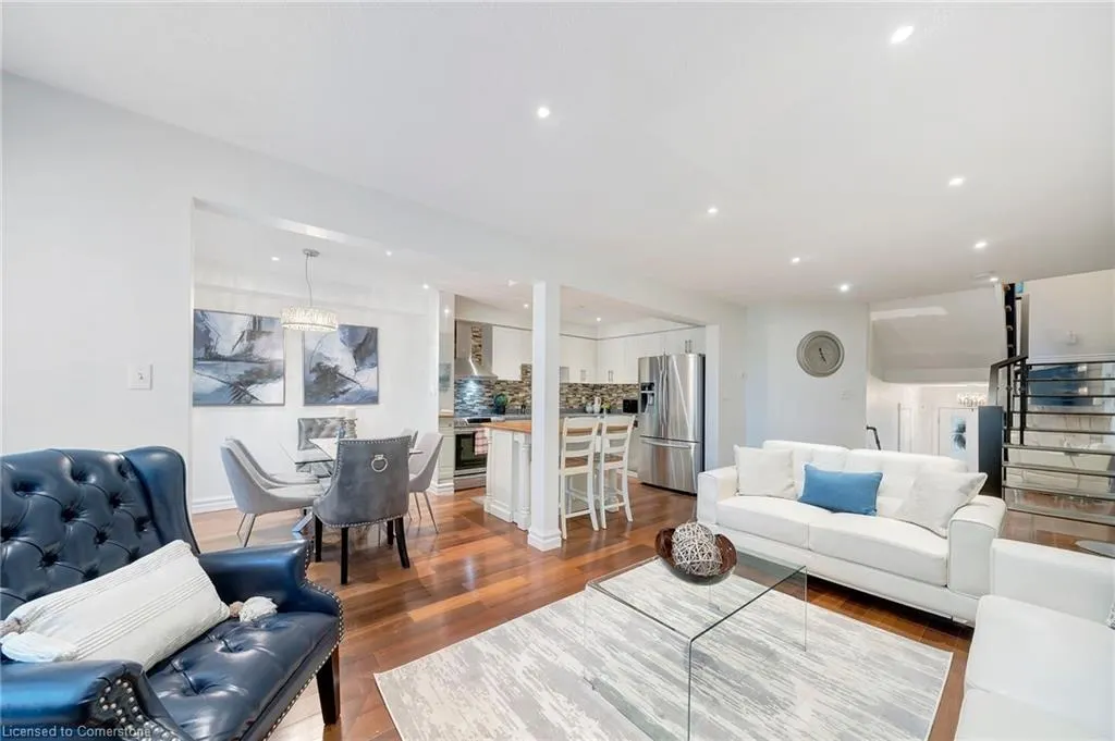 800 Paramount Drive, #28