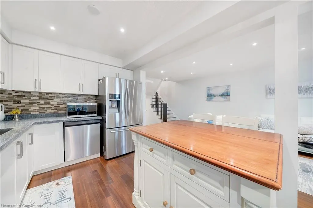 800 Paramount Drive, #28