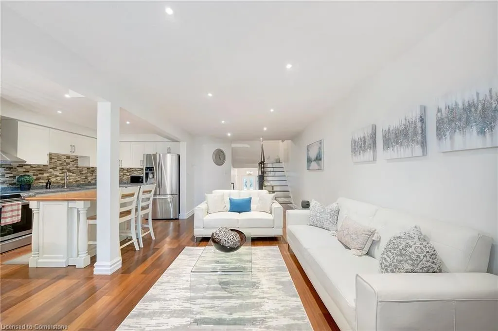 800 Paramount Drive, #28