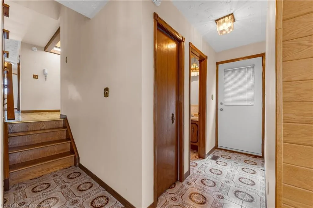 120 Ravenbury Drive