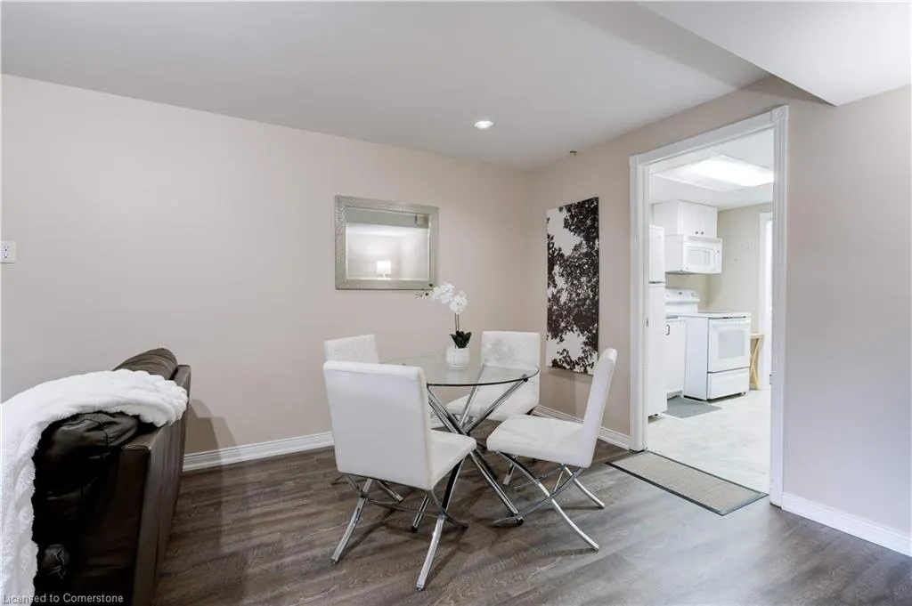 2774 King Street E, #10