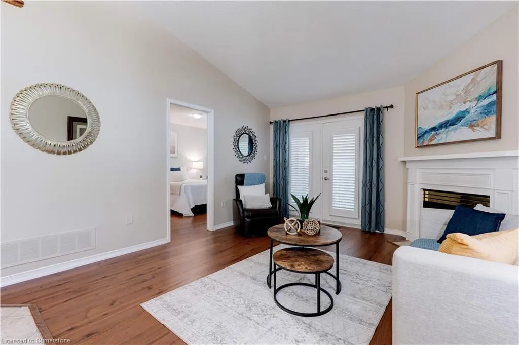 2774 King Street E, #10