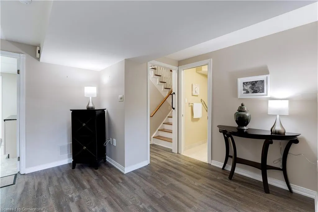 2774 King Street E, #10