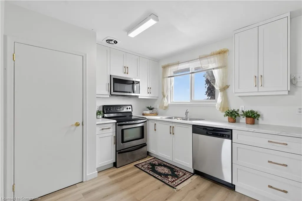 2041 Third Street Louth