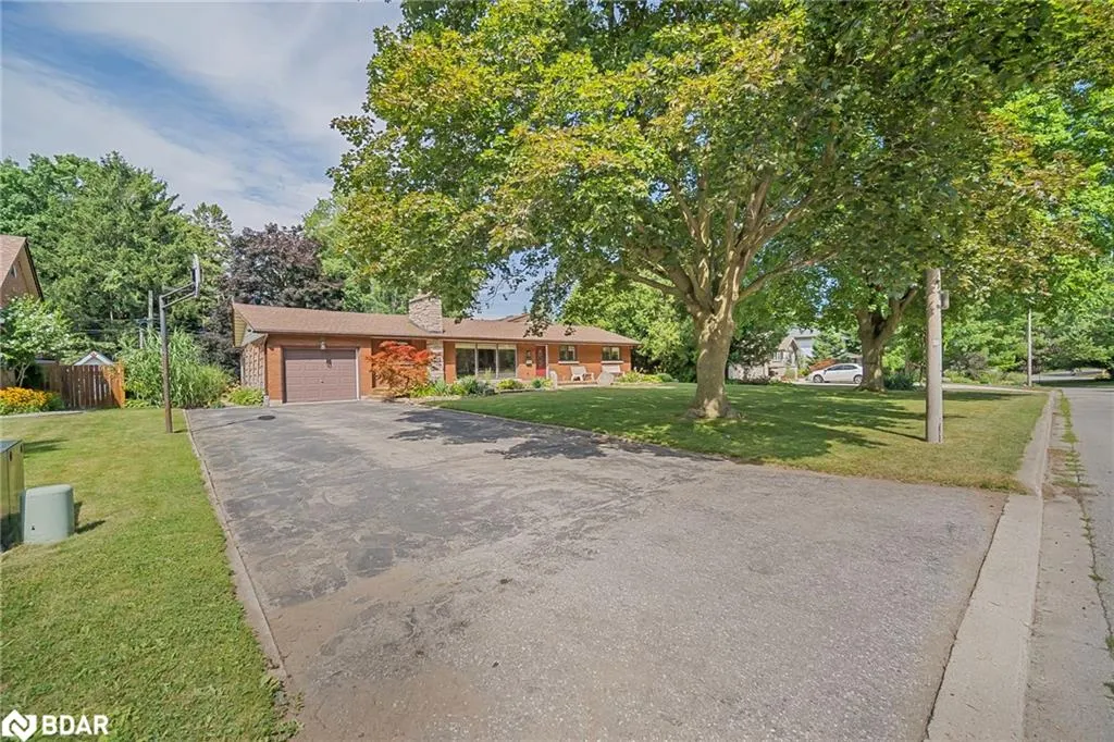 15 Hawthorne Road