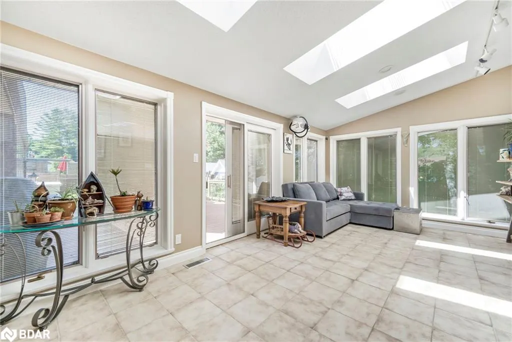 15 Hawthorne Road
