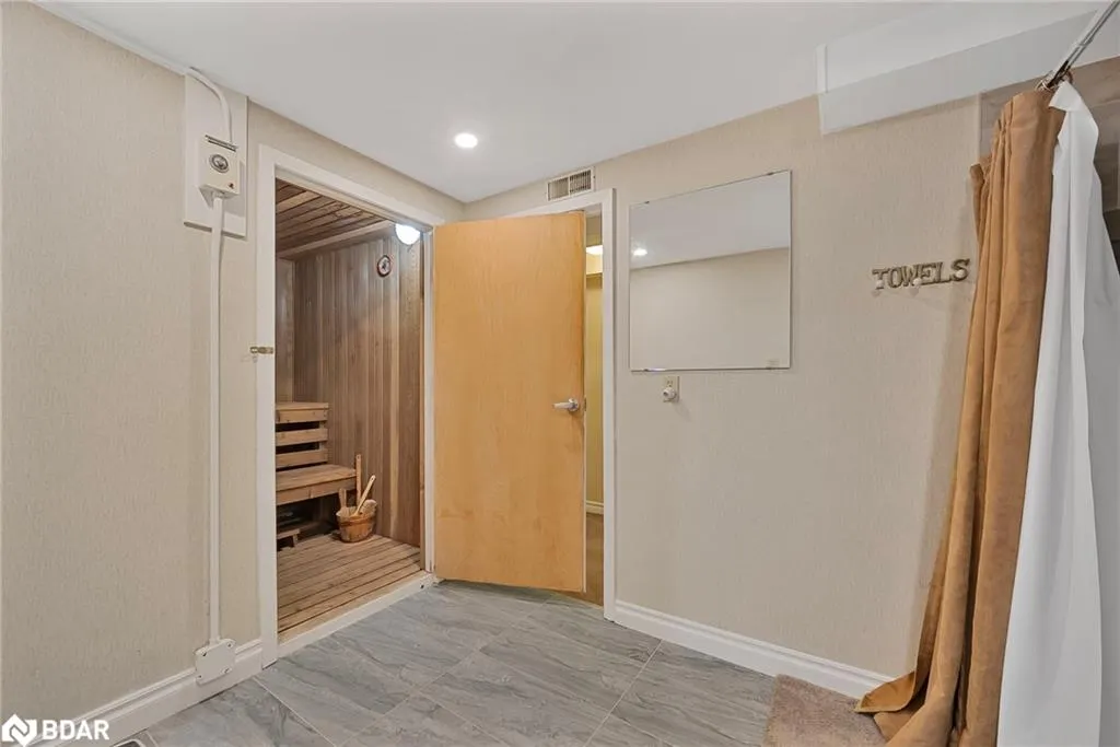 15 Hawthorne Road