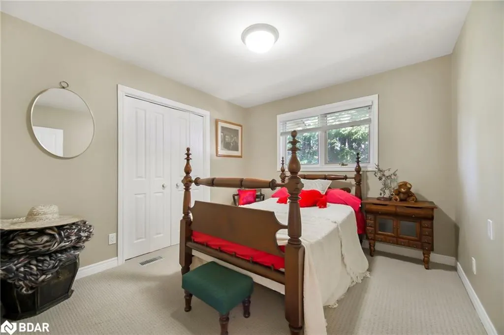 15 Hawthorne Road