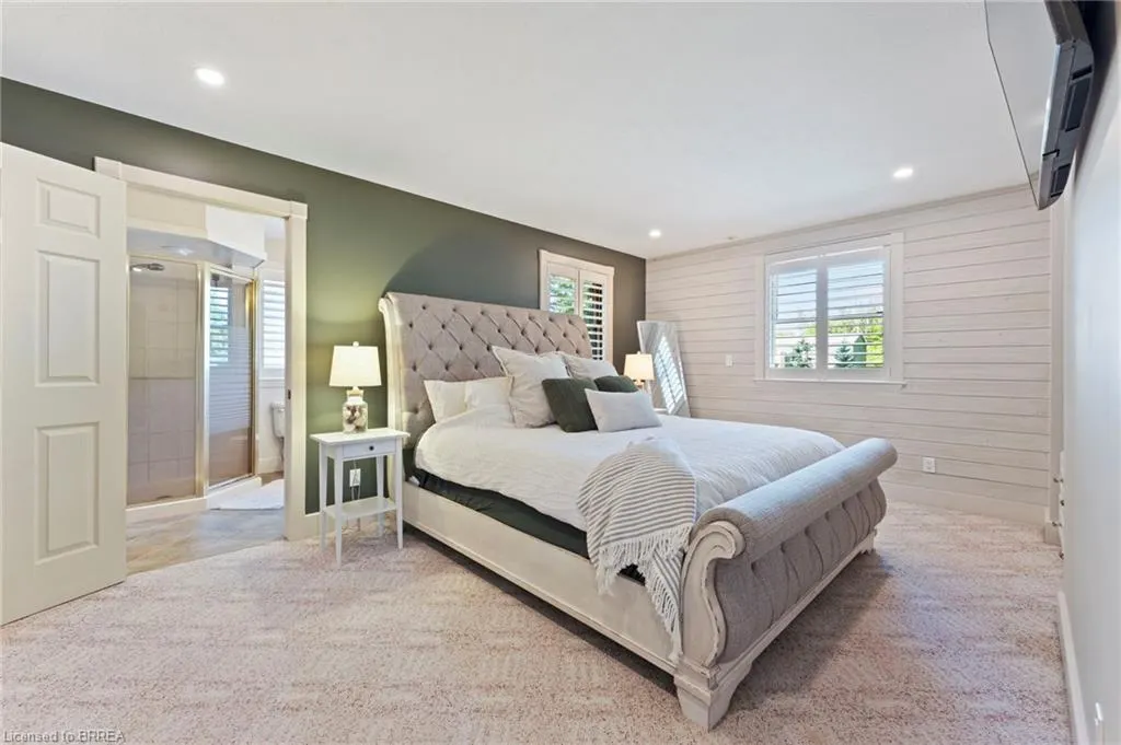 182 Governor's Road E
