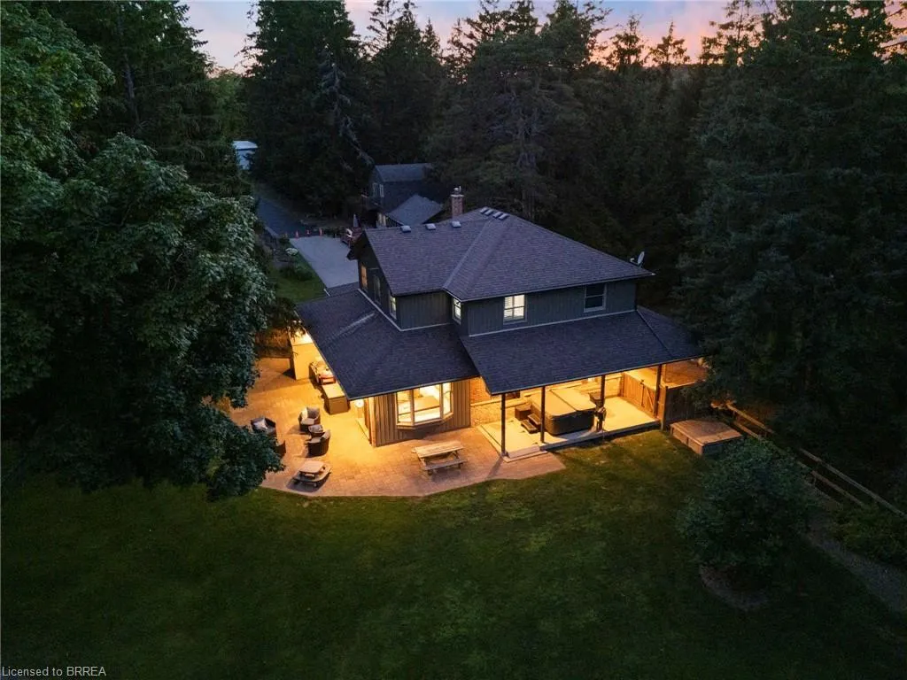 182 Governor's Road E