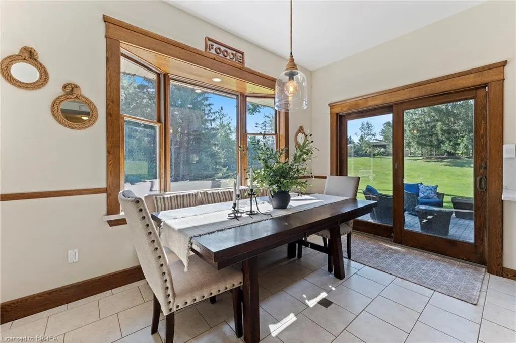 182 Governor's Road E