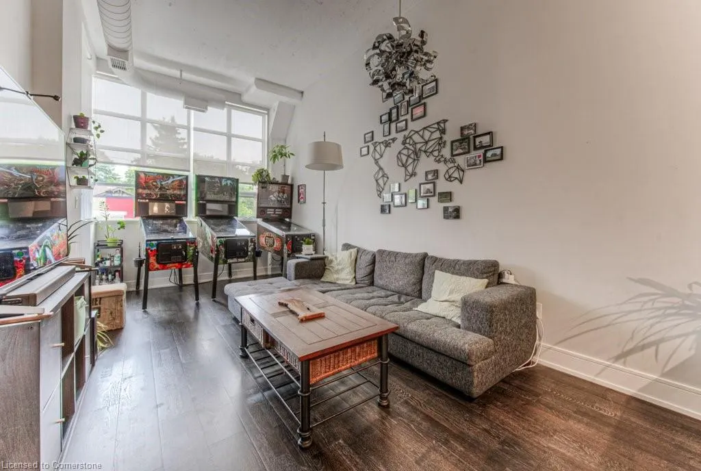 112 Benton Street, #207