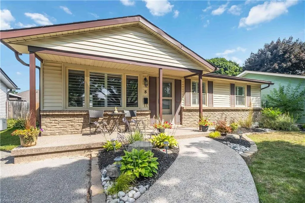 8 Hawthorne Lane