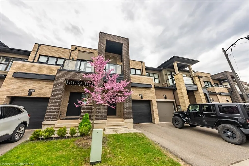 391 Athabasca Common