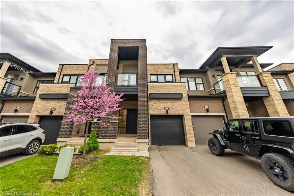 391 Athabasca Common