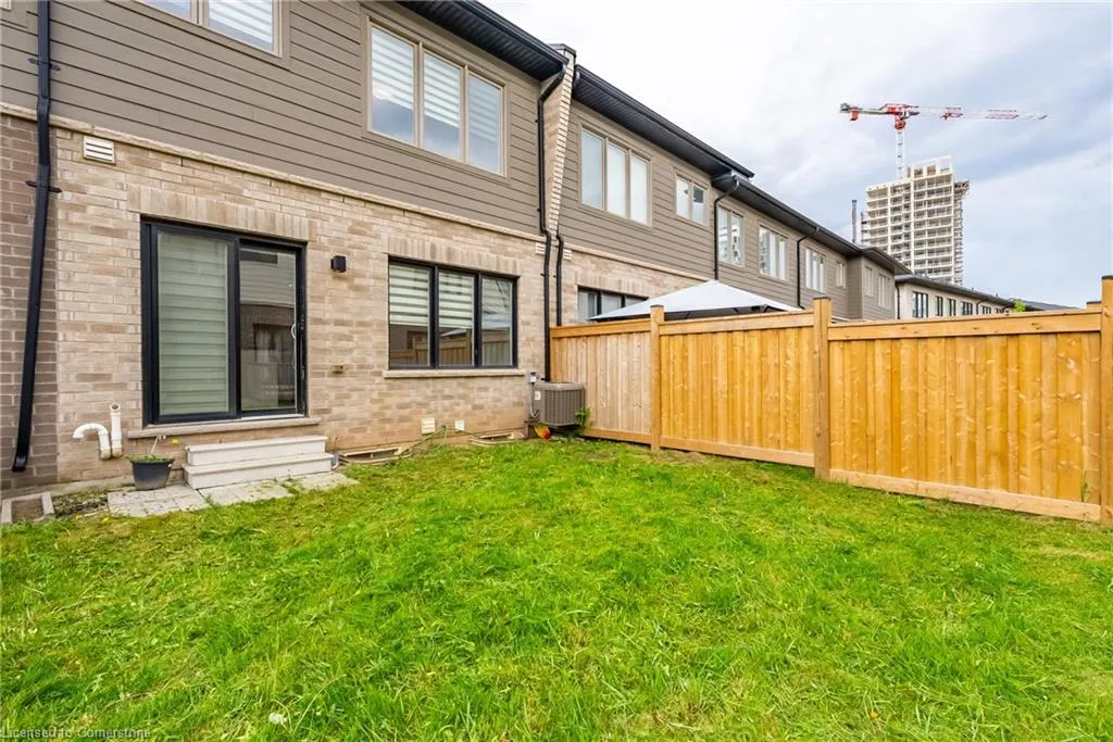 391 Athabasca Common