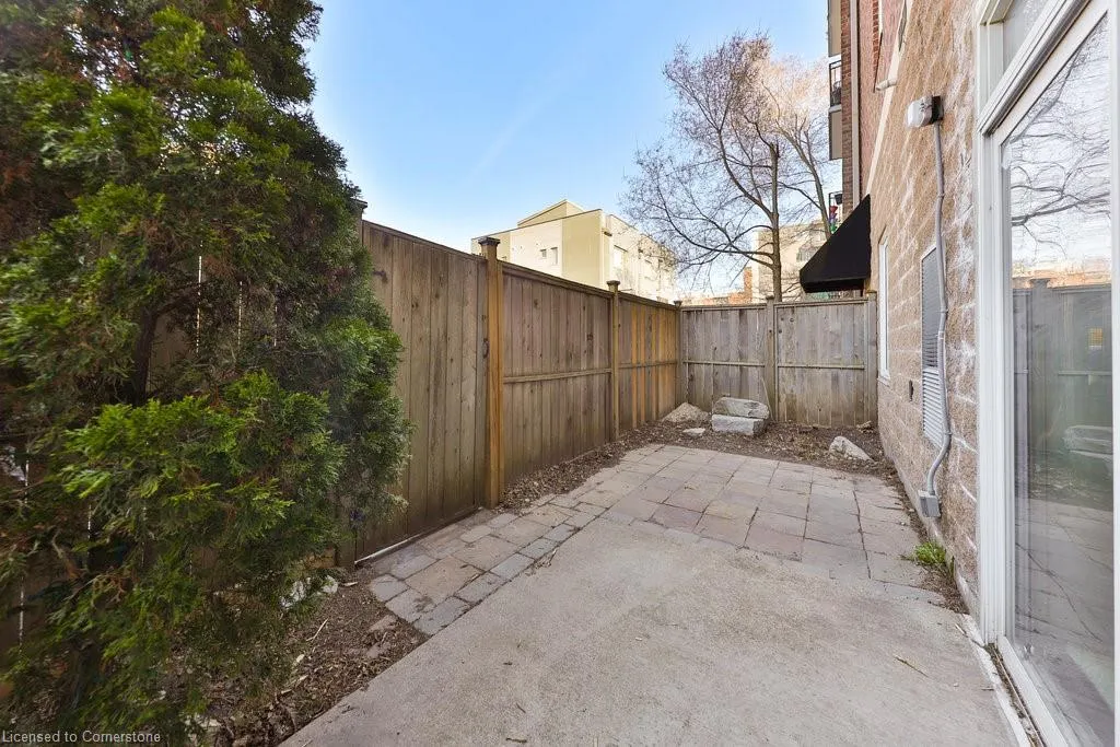 459 Kerr Street, #105