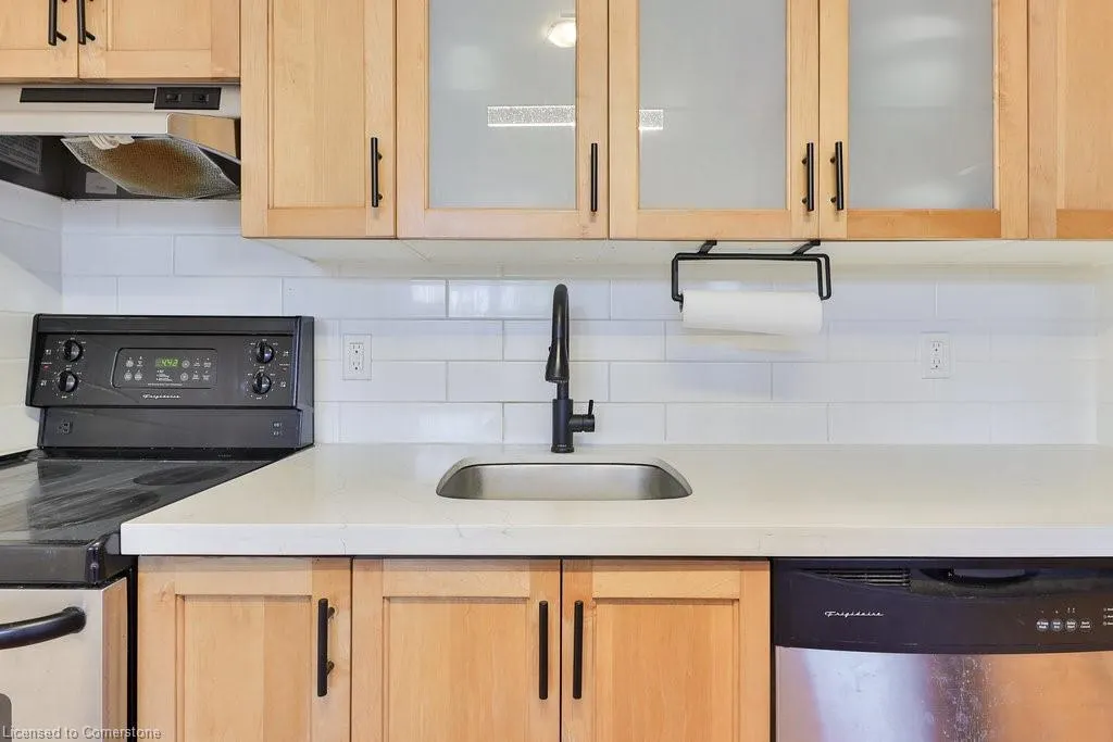 459 Kerr Street, #105