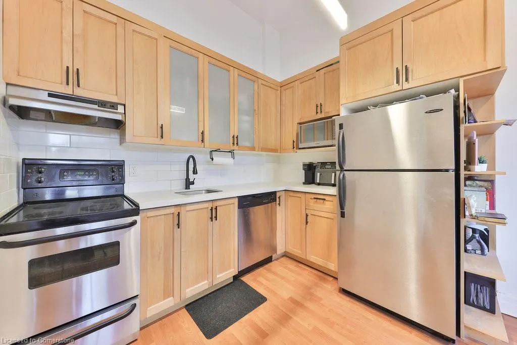 459 Kerr Street, #105