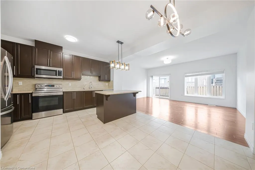6 Greenwich Avenue