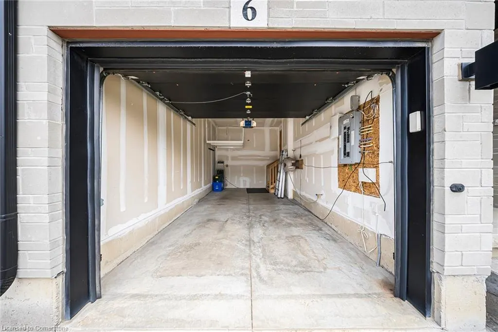 6 Greenwich Avenue