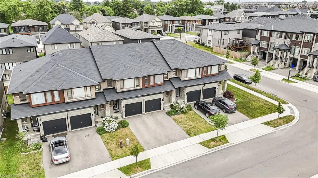 6 Greenwich Avenue