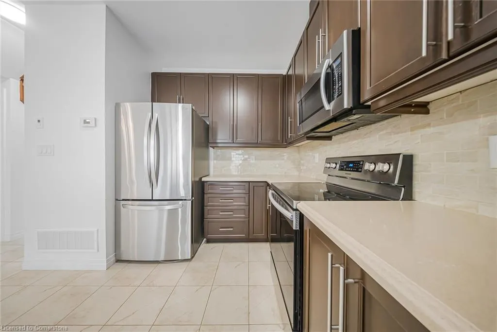 6 Greenwich Avenue