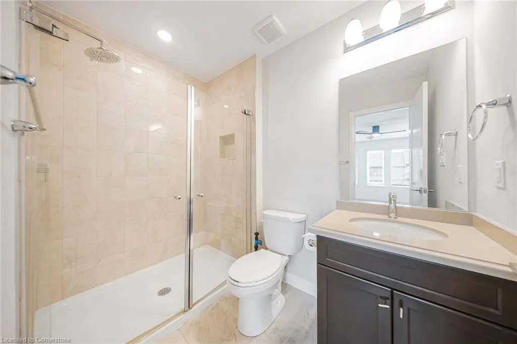 6 Greenwich Avenue