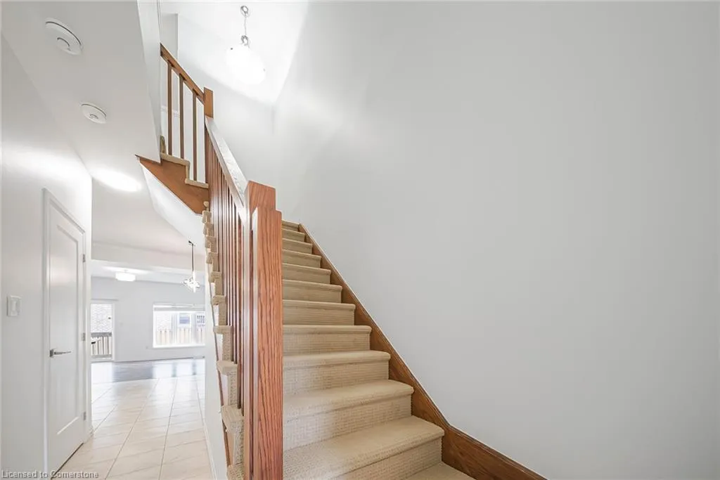 6 Greenwich Avenue