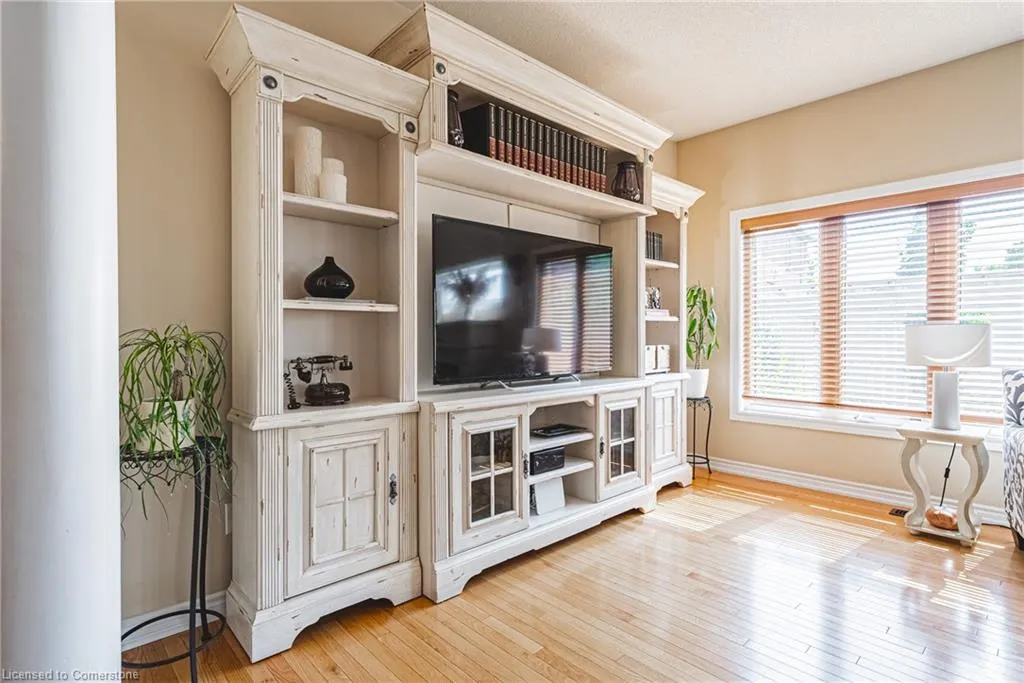 636 Serafini Crescent
