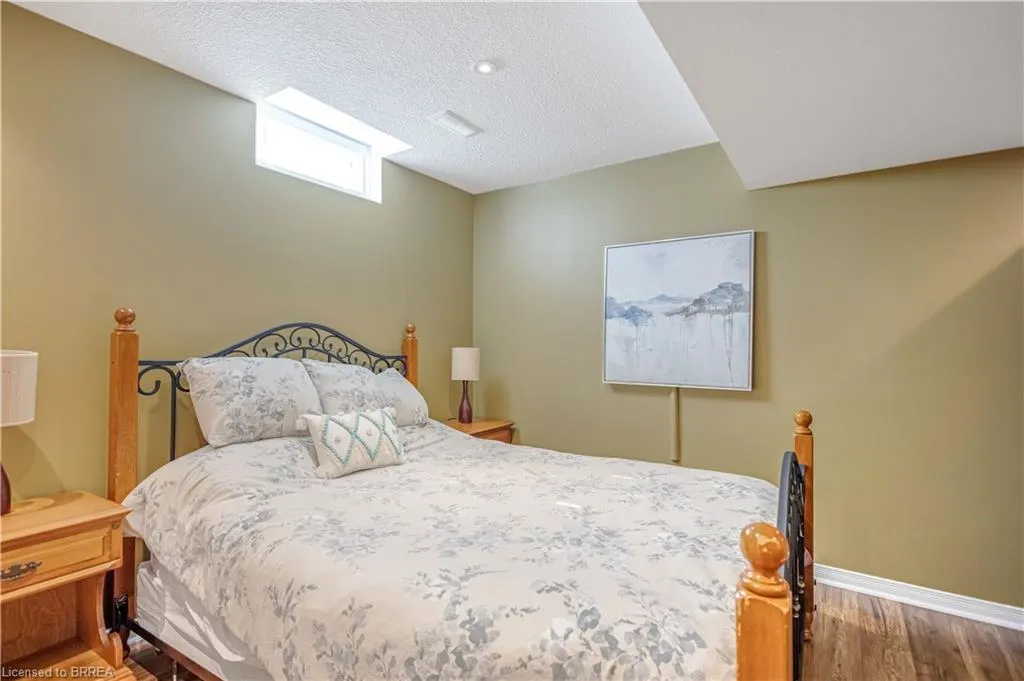27 Shantz Avenue