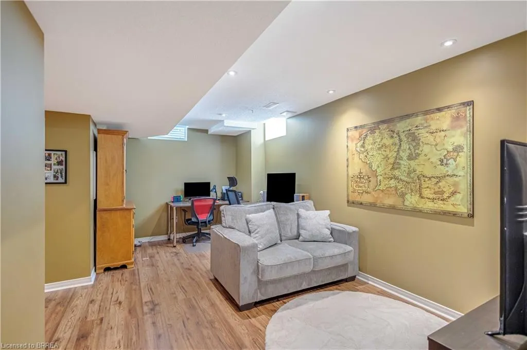 27 Shantz Avenue