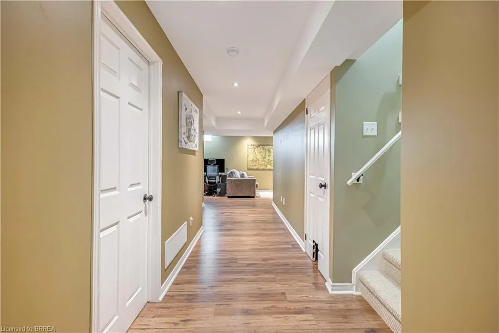 27 Shantz Avenue